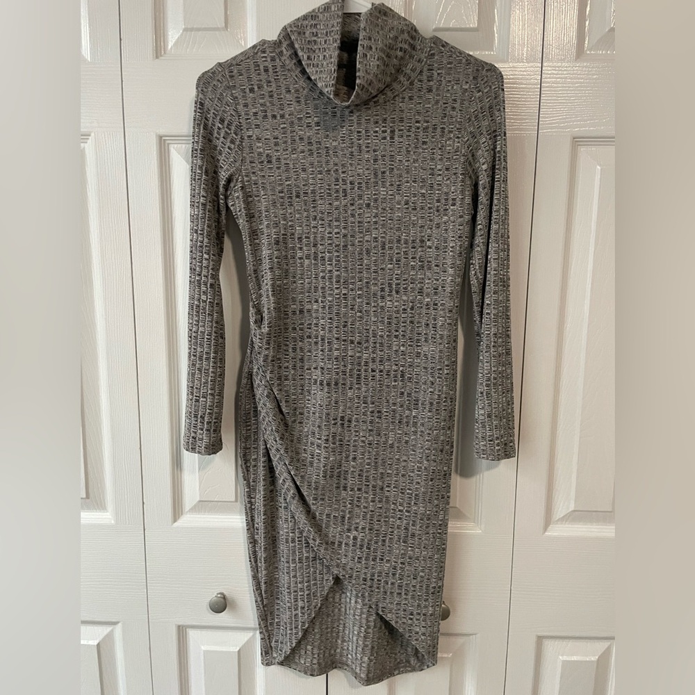 Grey turtleneck, fashion, nova size small brand new